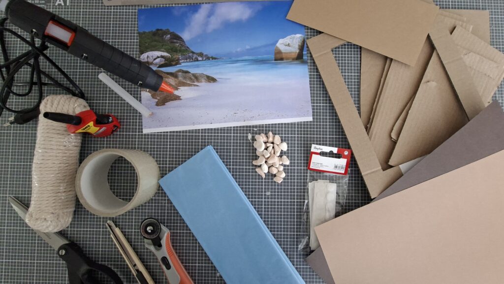 Material für DIY Koffer aus Karton basteln